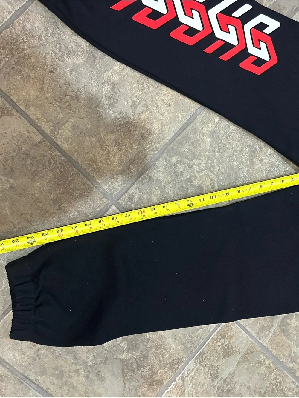 N/A black sweatshirt